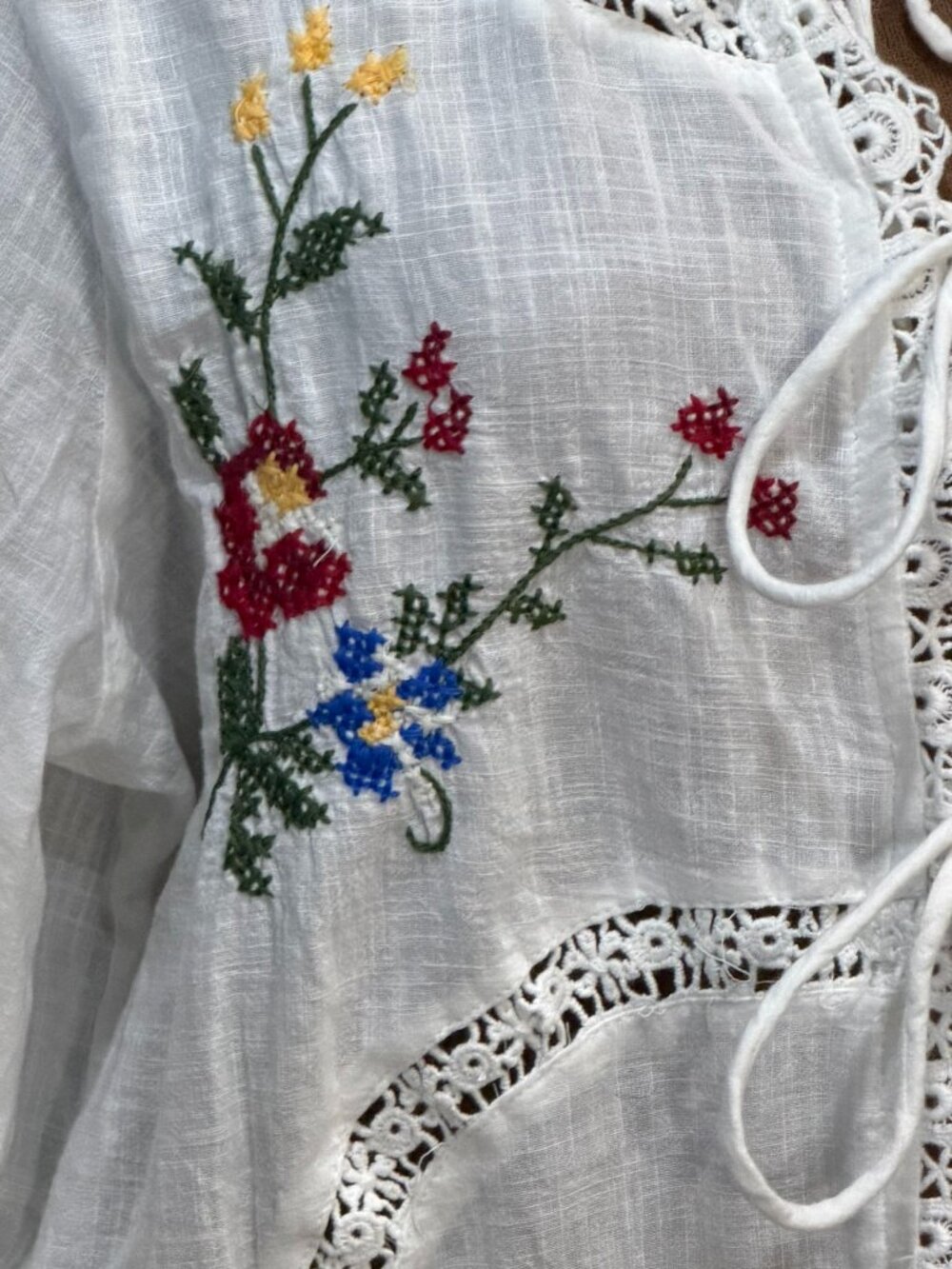 Jennifer & Grace Boho Embroidered Tie‑Front Top –100% Cotton  Sz L Excellent - Picture 10 of 13